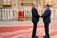 تقارير إسرائيلية: تقارب بين مصر وإيران وإعادة فتح السفارات بعد عقود من القطيعة