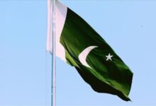 باكستان تعلن تنفيذ غارات جوية ضد معسكرات لمسلحين قرب الحدود مع أفغانستان