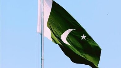 باكستان تعلن تنفيذ غارات جوية ضد معسكرات لمسلحين قرب الحدود مع أفغانستان