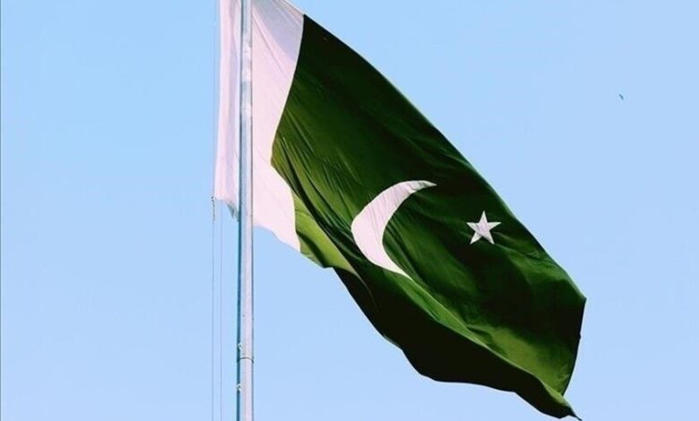 باكستان تعلن تنفيذ غارات جوية ضد معسكرات لمسلحين قرب الحدود مع أفغانستان