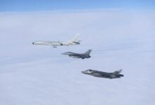 إعلام عبري: نشر سرب كامل من مقاتلات "إف-22" الأمريكية في إسرائيل وسط تصاعد التوتر مع إيران