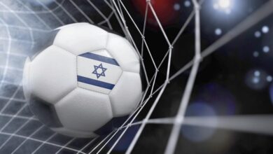 مشجعون يطالبون الـ(فيفا) بحظر مشاركة منتخبي أمريكا وإسرائيل في البطولات