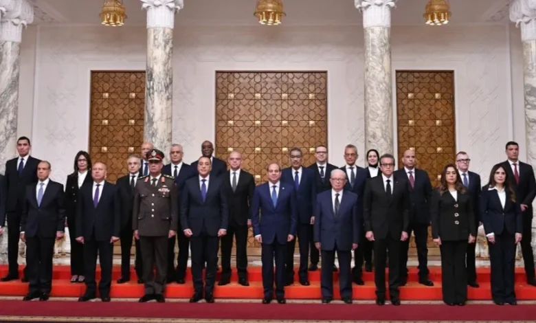 السيسي يشهد أداء اليمين للحكومة الجديدة ويُعلن إلغاء وزارة قطاع الأعمال