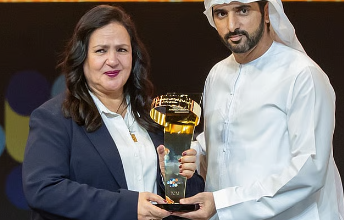 دبي.. تتويج المغربية فوزية محمودي بجائزة “صانع الأمل العربي 2026”
