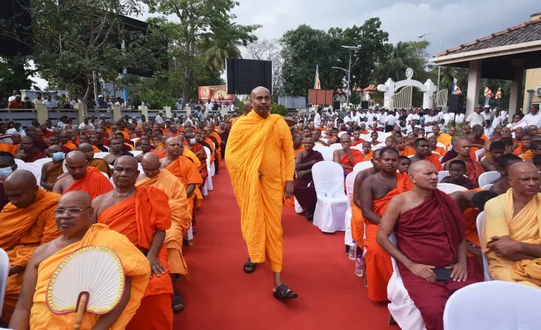 احتجاج رهبان بوذيين في سريلانكا للمطالبة بدور أكبر في شؤون الدولة