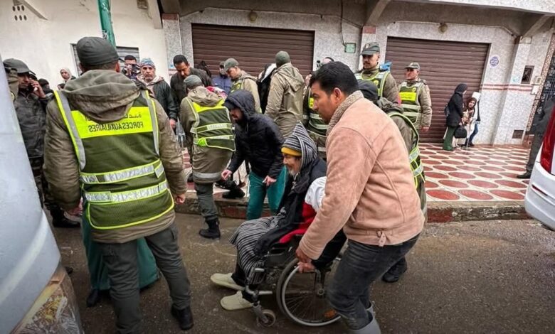 السلطات المغربية تقرر إجلاء 650 شخصًا من مركز إيواء مؤقت بالقصر الكبير