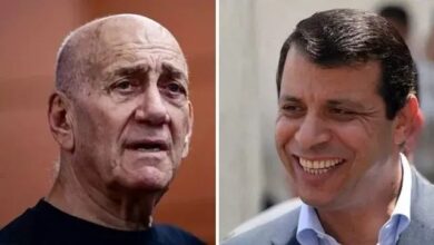 إعلام إسرائيلي: رئيس الوزراء الأسبق إيهود أولمرت يلتقي محمد دحلان سراً في أبوظبي