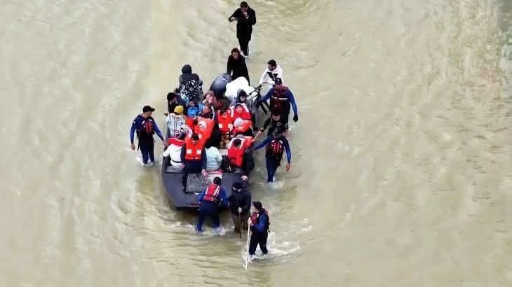 المغرب يجلي 140 ألف شخص تحسباً للفيضانات وسط أمطار غزيرة