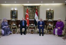 مصر وتركيا تبحثان تعزيز العلاقات وقضايا إقليمية رئيسية في القاهرة