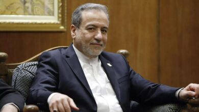 وزير الخارجية الإيراني عراقجي يصل إلى سلطنة عمان لاجتماع نووي جديد مع الوفد الأمريكي