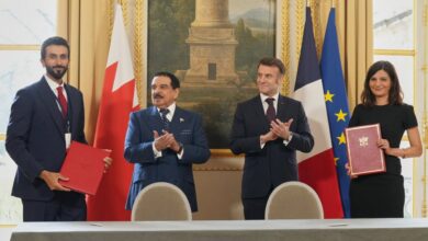 البحرين وفرنسا توقعان اتفاق تعاون دفاعي مشترك