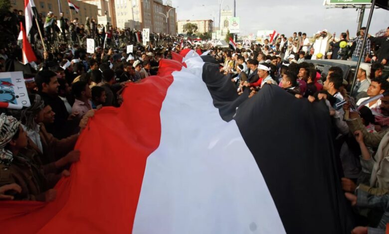 اليمن.. رئيس مجلس القيادة يصدر مرسوما بتشكيل الحكومة الجديدة