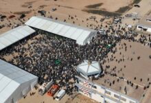 بني وليد تشيع سيف الإسلام القذافي وسط حشود شعبية وإجراءات أمنية مشددة