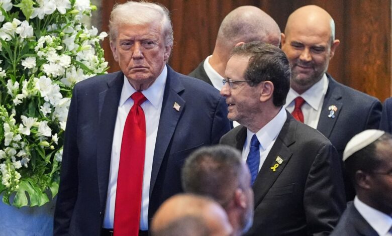 دونالد ترامب يوبخ الرئيس الإسرائيلي هرتسوغ لعدم منحه العفو لنتنياهو