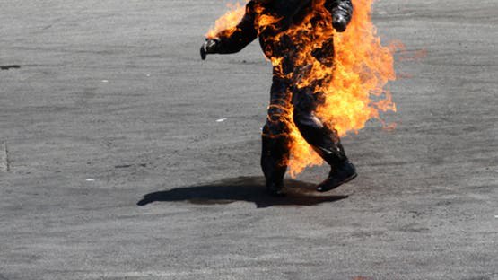 مزاح ينقلب مأساة في مصر.. مراهقون يحـ.رقون صديقهم