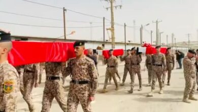 العراق وإيران يتبادلان 85 رفاتًا لضحايا حرب الثمانينيات عبر منفذ الشلامجة