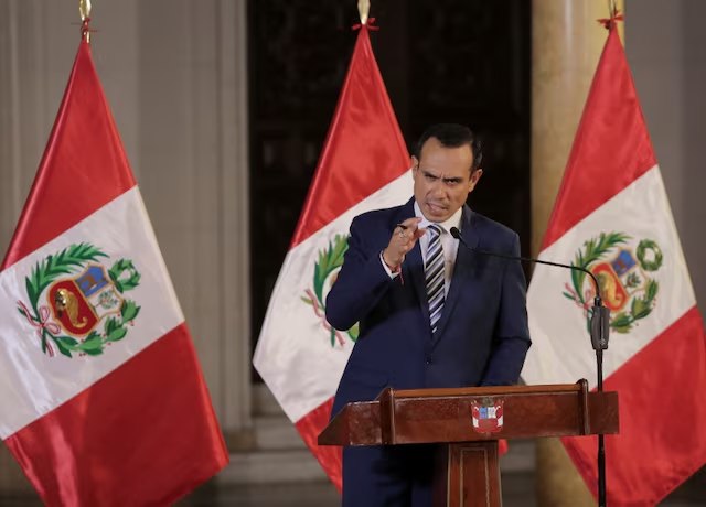 برلمان بيرو يقر عزل الرئيس خوسيه جيري