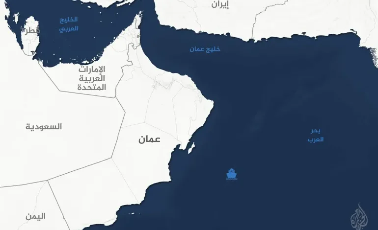 صور الأقمار الصناعية تكشف تحركات حاملة الطائرات الأمريكية "يو إس إس أبراهام لينكولن" شرق سلطنة عمان