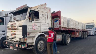 الهلال الأحمر المصري يطلق قافلة مساعدات ضخمة إلى غزة تحتوي على أكثر من 6 آلاف طن
