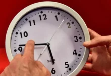 المغرب يغيّر الساعة القانونية مؤقتاً مع اقتراب رمضان وسط جدل متجدد