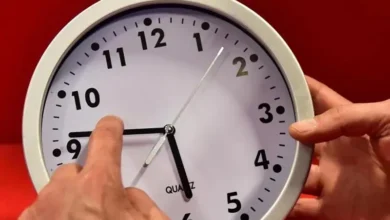 المغرب يغيّر الساعة القانونية مؤقتاً مع اقتراب رمضان وسط جدل متجدد