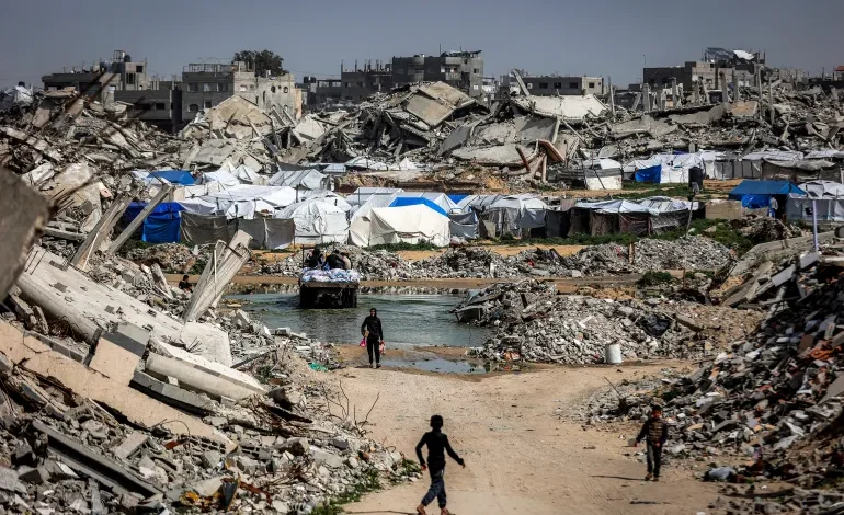 تصاعد القصف الإسرائيلي في غزة و استمرار منع دخول المساعدات 1 تصاعد القصف الإسرائيلي في غزة و استمرار منع دخول المساعدات