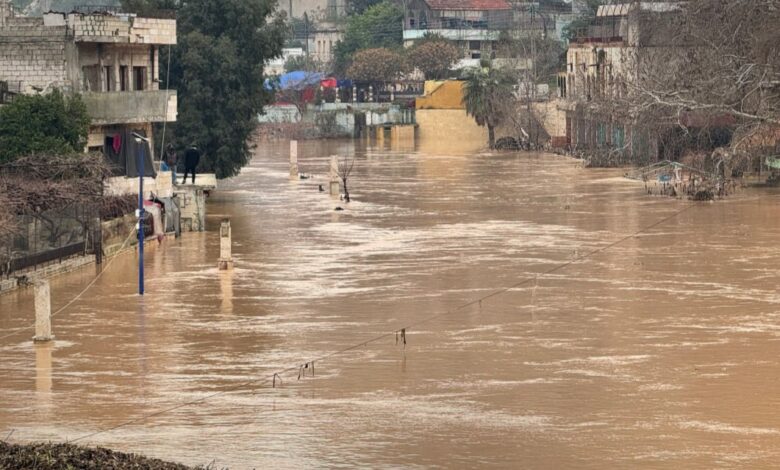 سوريا.. فيضانات نهر العاصي تُغرق مناطق في إدلب وتضرر مئات العائلات