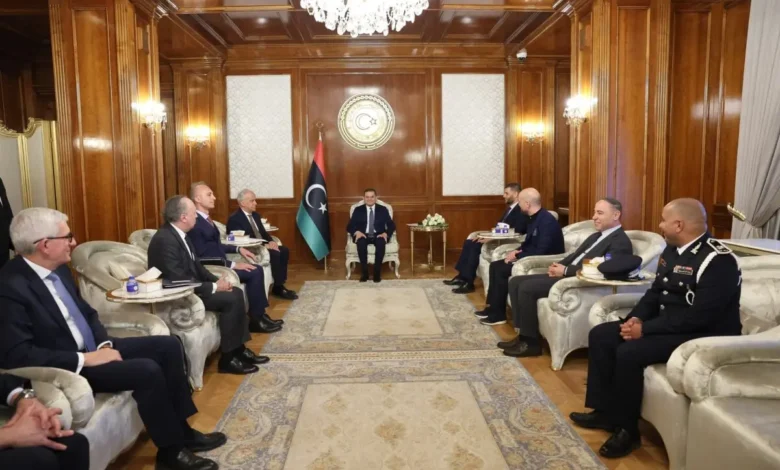 ليبيا:الدبيبة ووزير الداخلية الإيطالي يبحثان تعزيز التعاون لمكافحة الهجرة غير النظامية