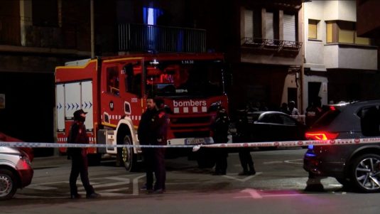 مصـ.رع خمسة قاصـ.رين مغاربة في حـ.ريق بمدينة مانليو الإسبانية 1 مصـ.رع خمسة قاصـ.رين مغاربة في حـ.ريق بمدينة مانليو الإسبانية