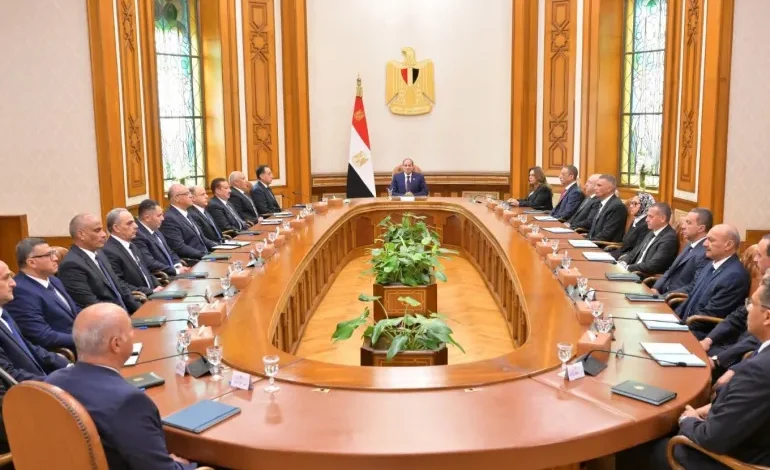 الرئاسة المصرية تعين 20 محافظا جديدا و12 نائبا بعد إعادة تشكيل الحكومة