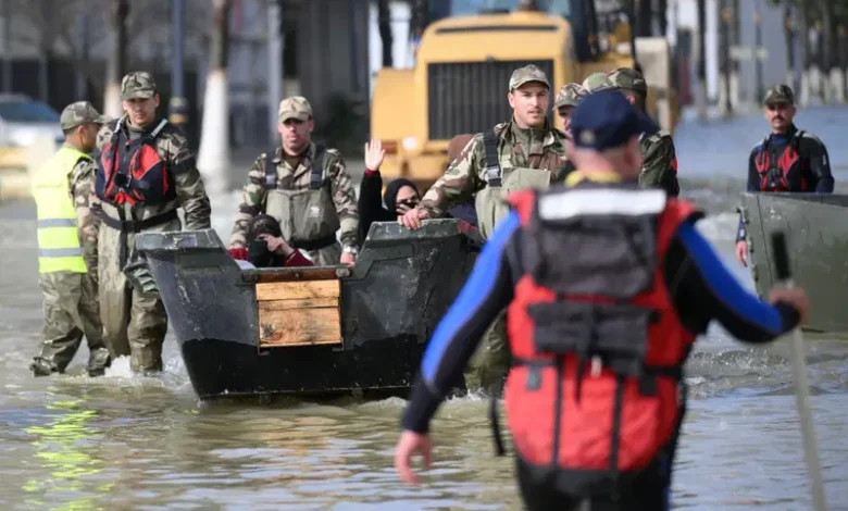 الجيش المغربي يشارك في استنفار واسع بالقصر الكبير وإقامة ملاجئ لأكثر من 20 ألف متضرر