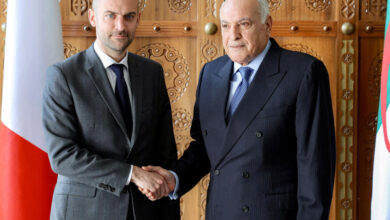 وزيرا خارجية الجزائر وفرنسا يبحثان العلاقات الثنائية وتطورات ملفات إقليمية 2 وزيرا خارجية الجزائر وفرنسا يبحثان العلاقات الثنائية وتطورات ملفات إقليمية