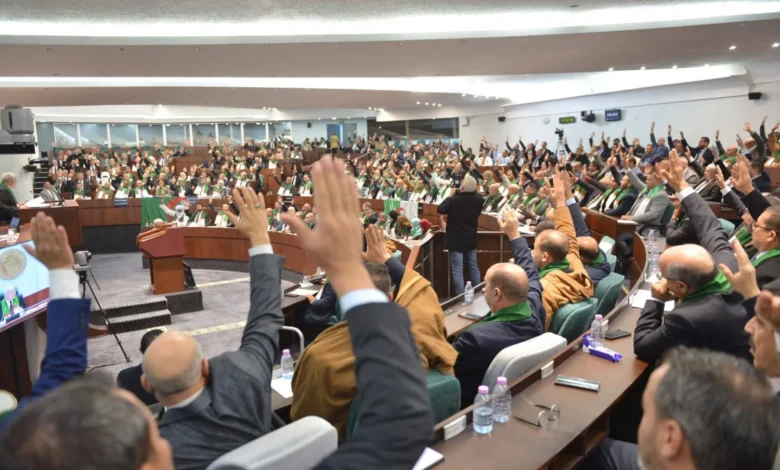 البرلمان الجزائري يصادق على تعديل قانون تجريم الاستعمار الفرنسي ويُبقي على المطالبة بتعويض ضحايا التجارب النووية 1 البرلمان الجزائري يصادق على تعديل قانون تجريم الاستعمار الفرنسي ويُبقي على المطالبة بتعويض ضحايا التجارب النووية