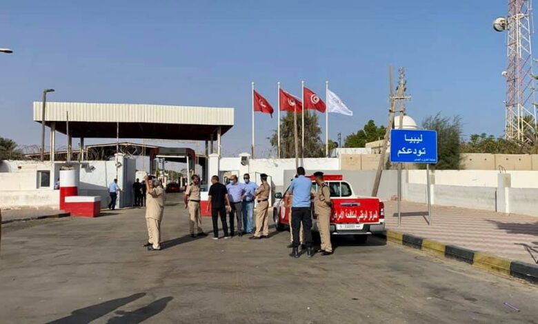 دعوات للإفراج عن 13 تاجراً تونسياً موقوفين على الحدود الليبية 1 دعوات للإفراج عن 13 تاجراً تونسياً موقوفين على الحدود الليبية