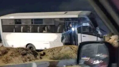 مصر.. حادث تصادم قطار وأتوبيس نقل ركاب في برج العرب يُصاب فيه السائق