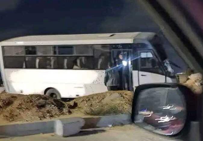 مصر.. حادث تصادم قطار وأتوبيس نقل ركاب في برج العرب يُصاب فيه السائق