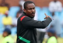 حكم قضائي في الجزائر بحق المدرب رولاني موكوينا بقضية تهريب عملة