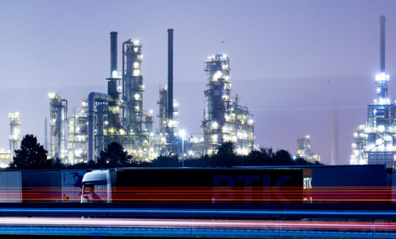 أسعار الغاز الأوروبي تقفز 25% بعد تعطّل الشحن عبر مضيق هرمز