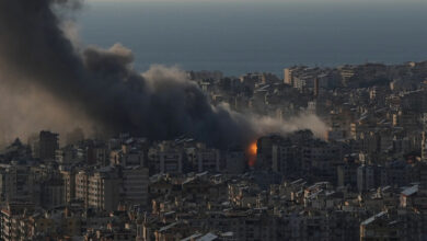 الجيش الإسرائيلي يبدأ قصف أهداف لحزب الله في لبنان بعد إنذارات بالإخلاء