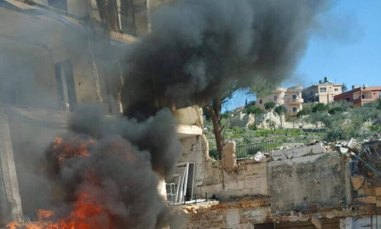 غارات إسرائيلية متواصلة على جنوب وشرق لبنان عقب إطلاق صواريخ من حزب الله