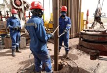 العراق يعتزم خفض إنتاجه النفطي بأكثر من 3 ملايين برميل يومياً بسبب اضطرابات مضيق هرمز