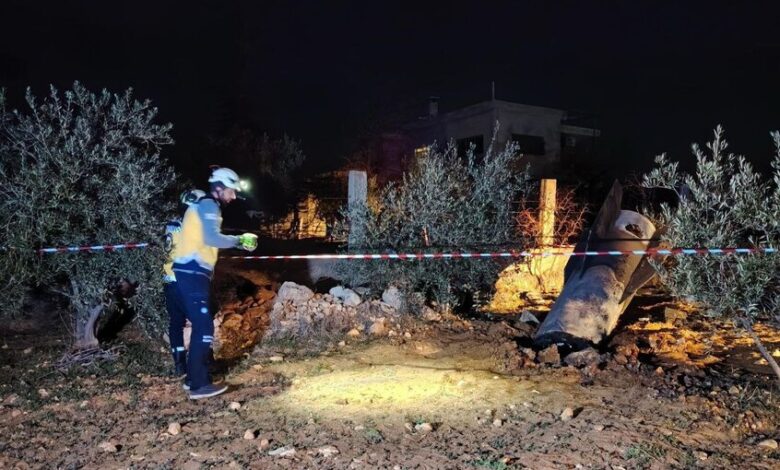 الدفاع المدني السوري يتعامل مع سقوط حطام مسيّرة وصاروخ في درعا وريف دمشق