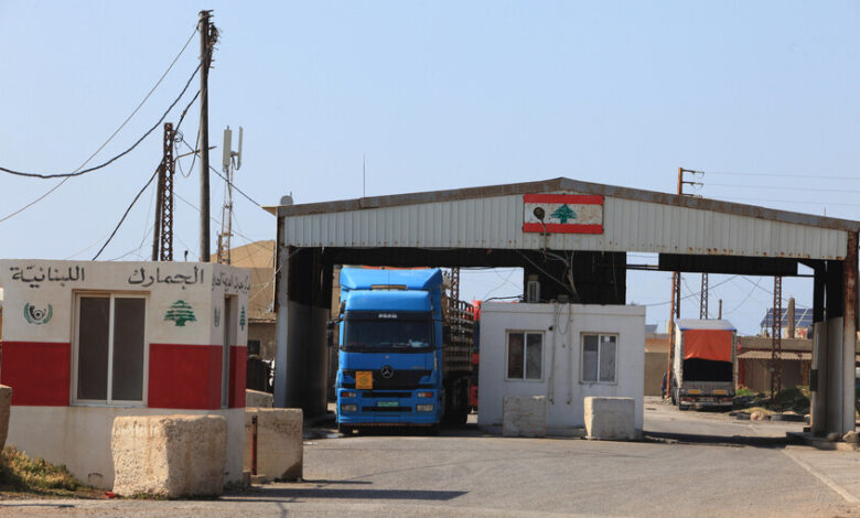 سوريا تنفي دخول عائلات مقاتلي حزب الله ضمن حركة نزوح من لبنان