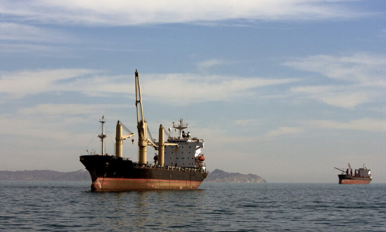 تعطل الملاحة في الخليج والبحر الأحمر.. عشرات السفن الفرنسية عالقة بسبب التصعيد العسكري