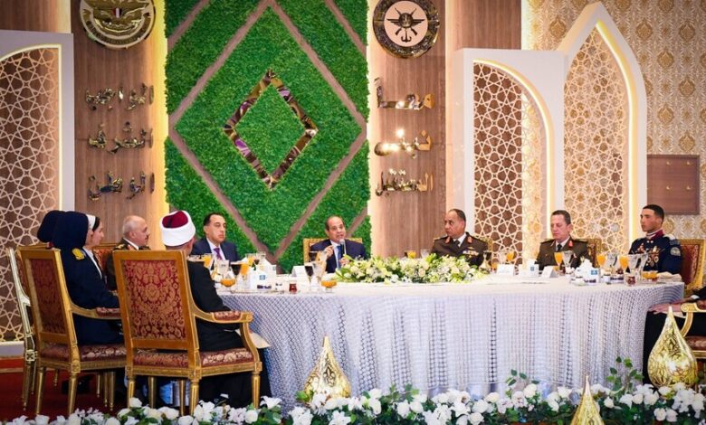 الرئيس المصري يدعو المواطنين إلى التحلي بالمسؤولية ومكافحة التلاعب بالأسعار