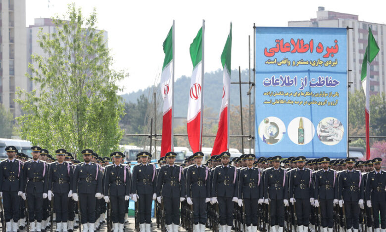 الحرس الثوري الإيراني يعلن إسقاط رادارات أمريكية في الإمارات والأردن وقطر