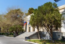 روسيا تجلي عائلات دبلوماسييها من إيران مع استمرار عمل السفارة في طهران