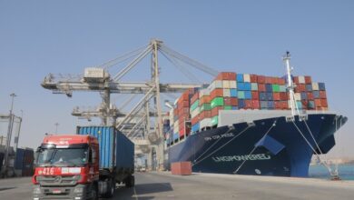 ارتفاع تكاليف الشحن يدفع المصدرين المصريين لتعليق الصادرات إلى الخليج واليمن