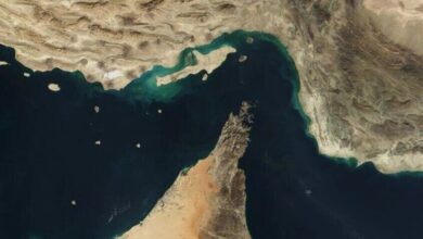 الحرس الثوري الإيراني: حرية العبور من مضيق هرمز للدول التي تطرد السفراء الأمريكيين والإسرائيليين