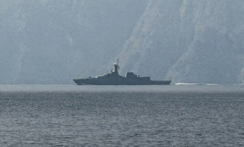 القيادة المركزية الأمريكية تعلن تدمير سفن إيرانية لزرع الألغام قرب مضيق هرمز